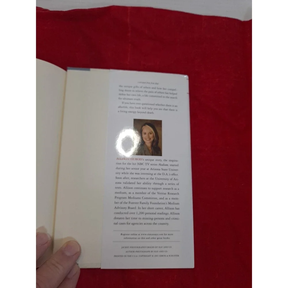 DON'T KISS THEM GOODBYE ALLISON‎ DUBOIS HARDBACK 2005